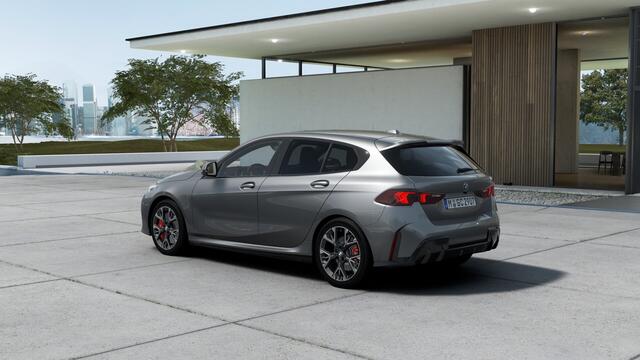 BMW 1-SERIE 120 M Sport Automaat / Sportstoelen / Comfort Access / Achteruitrijcamera / Adaptieve LED / Stoelverwarming