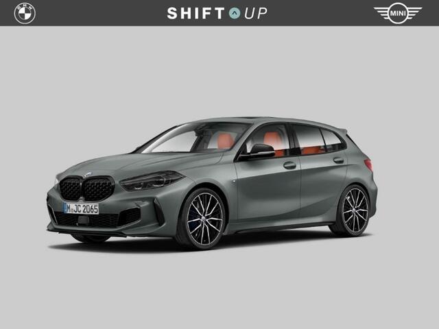 BMW 1-SERIE M135i xDrive Panoramadak | Harman Kardon | Head Up | ACC | Stuurverwarming
