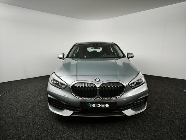 BMW 1-SERIE 116i High Executive | Navigatie | Sport