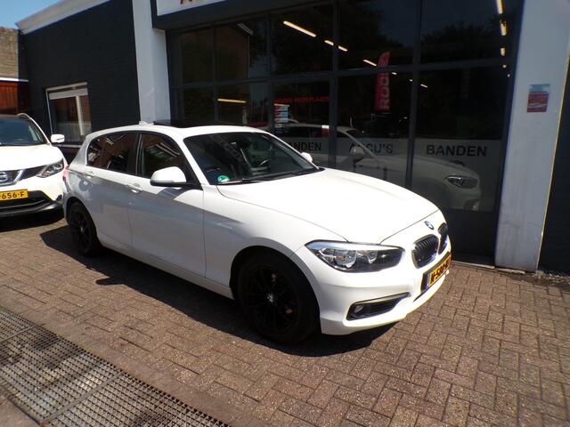 BMW 1-SERIE 118i High Executive Automaat 2 EIGENAAR,CAMERA,PDC,SCHUIFDAK !!! LET OP DONDERDAG EN VRIJDAG TROPEN TIJDEN VAN 07:00 tot 14:00 !!