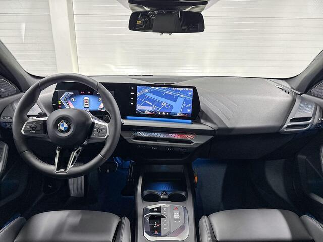 BMW 1-SERIE 120 | M-Sport Pro | Harman/Kardon | Comfort Access | Stoelverwarming | Panoramadak | Driving Assistant Plus | Huisselectie