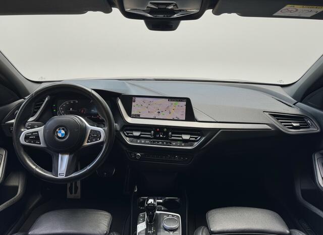 BMW 1-SERIE 118i AUT. 136PK M-PAKKET SPORT LEDER/CAMERA/NAVI/PANORAMADAK