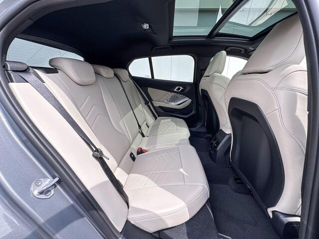 BMW 1-SERIE 120 | M Sport | Panoramadak | Innovation Pack