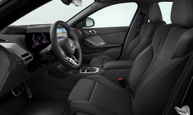 BMW 1-SERIE 120 | M Sportpakket + Pro | Glazenpanoramadak | Innovation Pack | Harman Kardon | Driving Assistant | Stuurwiel verwarmd |