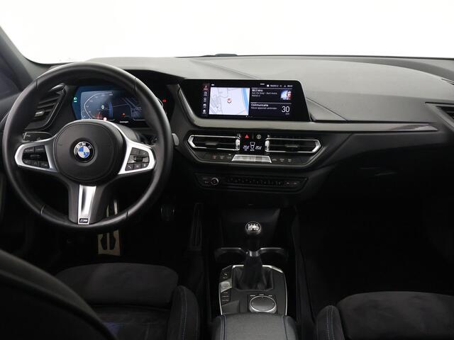 BMW 1-SERIE 118i Executive Edition M-Sport | Virtual Cockpit | Navigatie | Cruise Control | Climate Control | Parkeersensoren |