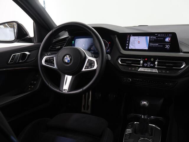 BMW 1-SERIE 118i Executive Edition M-Sport | Virtual Cockpit | Navigatie | Cruise Control | Climate Control | Parkeersensoren |
