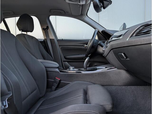BMW 1-SERIE 118i Executive | Sportstoelen | Automaat | LED | PDC