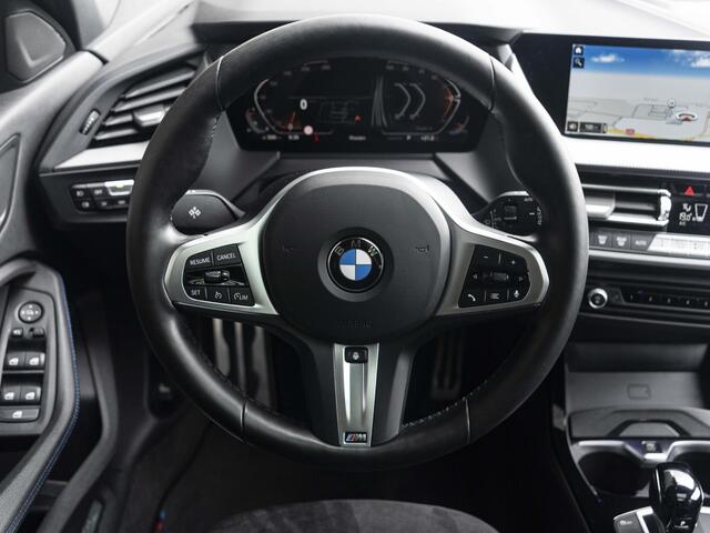 BMW 1-SERIE 118i | M Sportpakket Pro | Premium Pack | Travel Pack | 18 inch | Stuurwielrand verwarmd | Comfort Access | Glazen panoramadak | HiFi