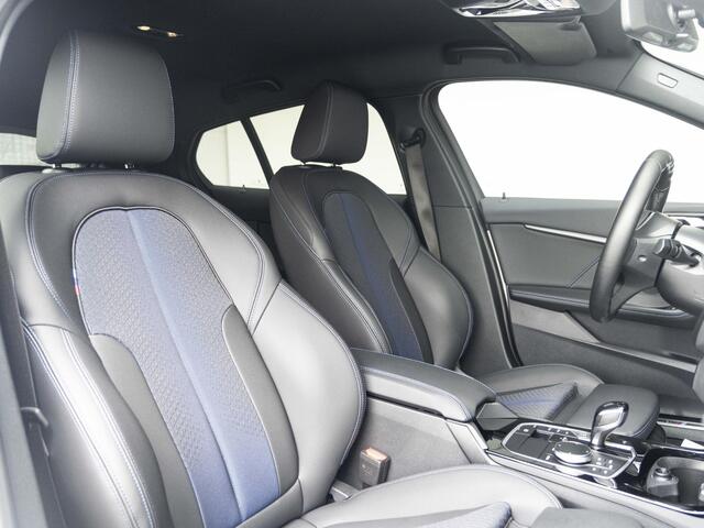 BMW 1-SERIE 118i | M Sportpakket | 17 inch | Parking Assistant | M Sport Steering | Achteruitrijcamera | Sportstoelen | Cruise Control