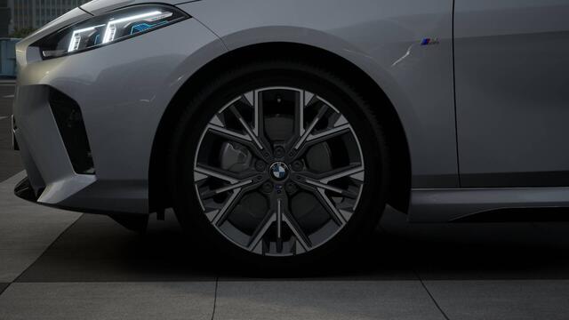 BMW 2-SERIE Gran Coupé 220 M Sport Automaat / Sportstoelen / Adaptieve LED / M Adaptief onderstel / Comfort Access / Parking Assistant / Stoelverwarming