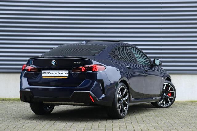 BMW 2-SERIE Gran Coupé 220 | M Sportpakket Pro | Panodak | Head-Up | Harman Kardon | Driving Assistant Plus | Elektr. Stoelen | Parking Assistant Plus | 19'' LMV