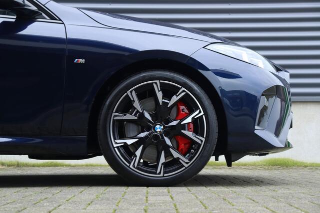 BMW 2-SERIE Gran Coupé 220 | M Sportpakket Pro | Panodak | Head-Up | Harman Kardon | Driving Assistant Plus | Elektr. Stoelen | Parking Assistant Plus | 19'' LMV