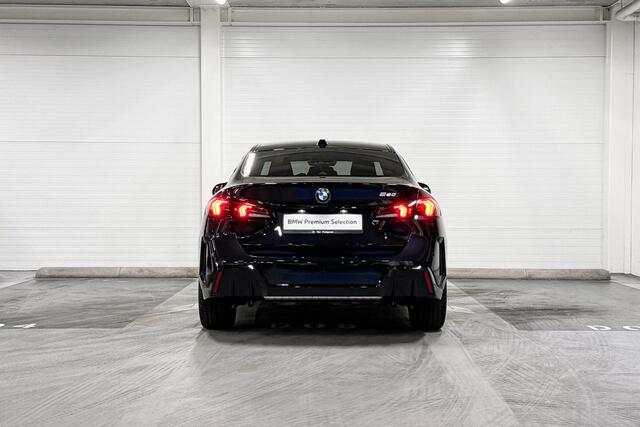 BMW 2-SERIE Gran Coupé 220 M Sport Design Edition | M-Sport Design | Premium Pack | Driving Assistant Plus | Harman/Kardon | Panoramadak | Comfort Access