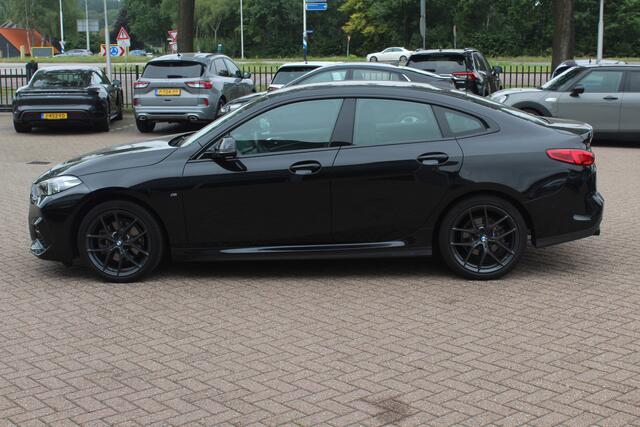 BMW 2-SERIE Gran Coupé 218i Business Ed. M Sport / Camera / Alcantara / Apple CarPlay / 19'' / Sportstoelen / Stuurverwarming / Cruise Control