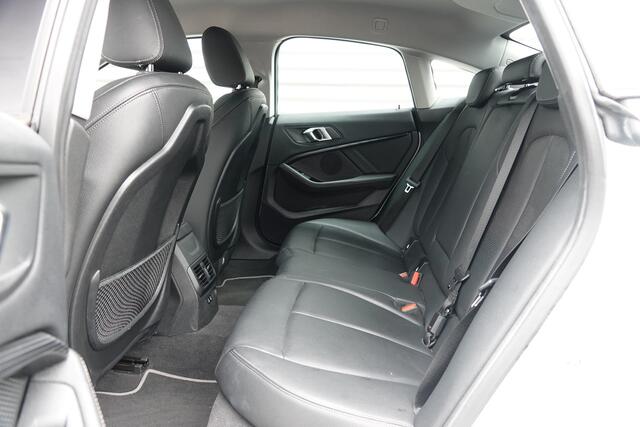 BMW 2-SERIE Gran Coupé 218i Business Edition Plus | Automaat | Carplay | Camera | Sfeer | Leder |