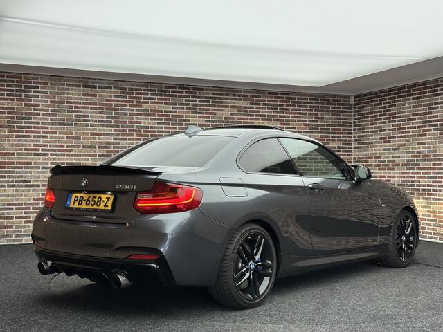 BMW 2-SERIE Coupé 230i High Executive M-sport| Sfeer| CarPlay