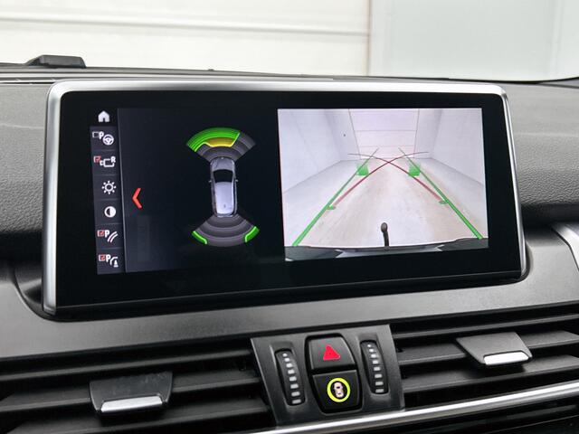 BMW 2-SERIE Active Tourer 220i High Executive Edition | M-Sport | Panoramadak | Trekhaak | Harman Kardon | Head-Up Display |