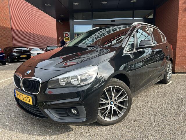 BMW 2-SERIE Active Tourer 218i // NAVI // PDC // CRUISE // CLIMA // STOELVERWARMING
