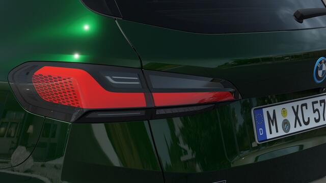 BMW 2-SERIE Active Tourer 225xe High Executive M Sport Automaat / Panoramadak / Sportstoelen / Adaptieve LED / M Adaptief onderstel / Comfort Access / Head-Up / Parking Assistant Plus / Stuurverwarming