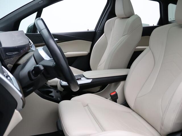 BMW 2-SERIE 135pk Active Tourer Automaat 218i 360° Camera | Cruise | Navi | Parkeersens. v+a | Stoelverw. | Panoramadak