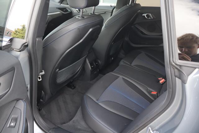 BMW 2-SERIE Gran Coupé 218i Introduction Edition NL-Auto!! Panoramadak I Apple Car-Play