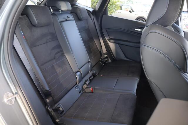 BMW 2-SERIE Active Tourer 220i | M Sportpakket | Stoelen Pakket | Premium Pack