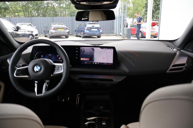 BMW 2-SERIE Gran Coupé 220 M Sport Design Edition | Voorstoelen Verwarmd | Stuurwiel Verwarmd | Achteruitrij Camera