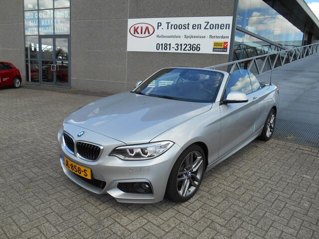BMW 2-SERIE Cabrio 220I AUTOMAAT M-pakket NL auto/Navigatie/Lederen bekleding/Stoelverwarming/Led dagrijverlichting
