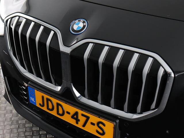 BMW 2-SERIE Active Tourer 230e xDrive M sport (Pano / Elek. achterklep / Led / Navi / Cuise)
