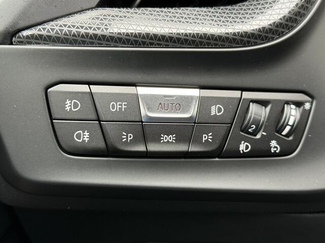 BMW 2-SERIE Gran Coupé BWJ 2021 218i 136 PK High Executive APPLE CARPLAY / ANDROID AUTO / NAVI / CLIMA / CRUISE / NAVI / CLIMA / ADAPTIVE CRUISE / STOELVERW. / DAB / PDC / LMV