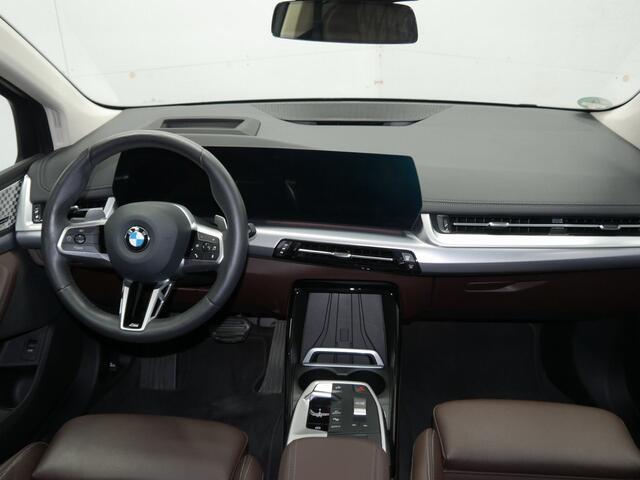 BMW 2-SERIE Active Tourer 218i Luxury | Panorama | Memory | Driving Assistant Plus | Leder | Harman Kardon