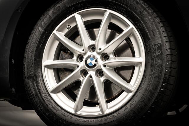 BMW 2-SERIE Active Tourer 218i Business | Automaat | Xenon | Trekhaak | PDC | Stoelverwarming | Climate control