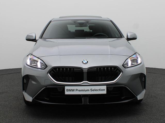 BMW 2-SERIE Gran Coupé 220 M Sportpakket | Premium Pack | Stuurwielrand Verwarmd | Comfort Access | Achteruitrijcamera | Panoramadak | Driving Assistant Plus | Harman Kardon | 19''