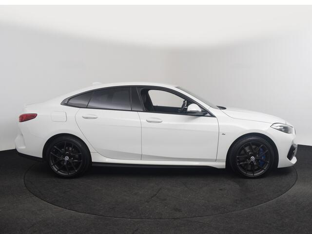BMW 2-SERIE 218i Introduction Edition | M-Sport o Live Cockpit o CarPlay
