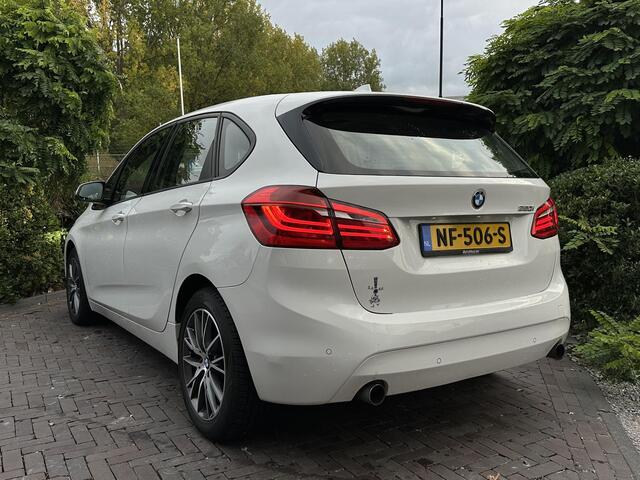 BMW 2-SERIE Active Tourer 220i M Sport Panoramadak LED Cruise Clima Stoelverw.