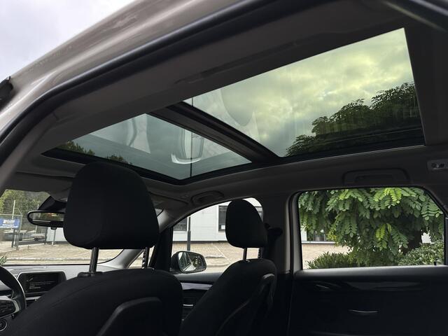 BMW 2-SERIE Active Tourer 220i M Sport Panoramadak LED Cruise Clima Stoelverw.