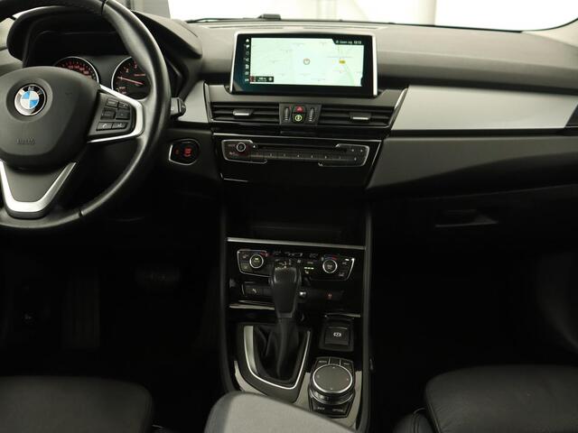 BMW 2-SERIE Active Tourer 218i Corporate Lease High Executive | Leder | Cruise Control | Stoelverwarming | Head-up | Elektrische achterklep | Xenon