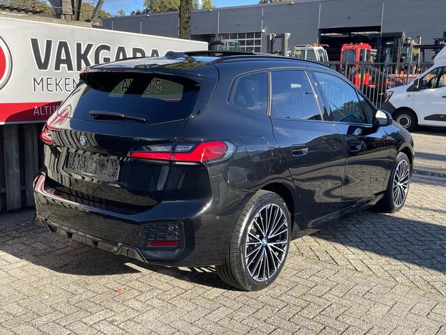 BMW 2-SERIE Active Tourer 225e xDrive M Sport 19"/Leder/Panoramadak/Stoel + stuurverwarming/Harman Kardon/360 camera/Head-up/Dodehoek/Keyless
