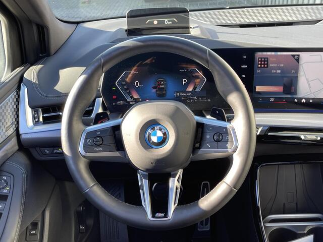 BMW 2-SERIE Active Tourer 225e xDrive M Sport 19"/Leder/Panoramadak/Stoel + stuurverwarming/Harman Kardon/360 camera/Head-up/Dodehoek/Keyless