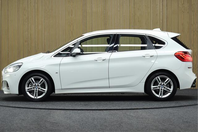 BMW 2-SERIE Active Tourer 218i Centennial Executive Automaat | Cruise-control | Parkeerhulp | Alcantara Bekleding | Clima | Navigatie | LM Velgen 17 Inch | All-season Banden