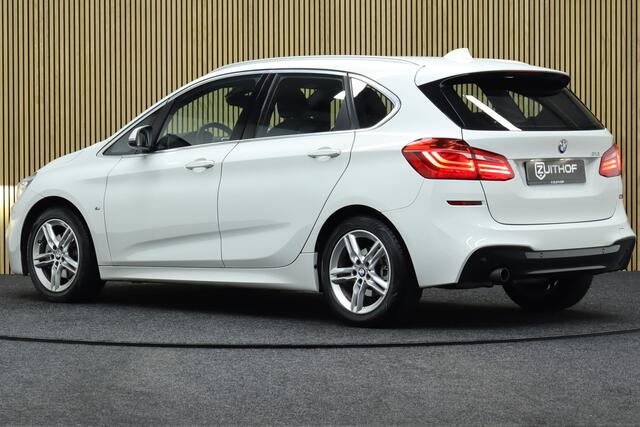 BMW 2-SERIE Active Tourer 218i Centennial Executive Automaat | Cruise-control | Parkeerhulp | Alcantara Bekleding | Clima | Navigatie | LM Velgen 17 Inch | All-season Banden