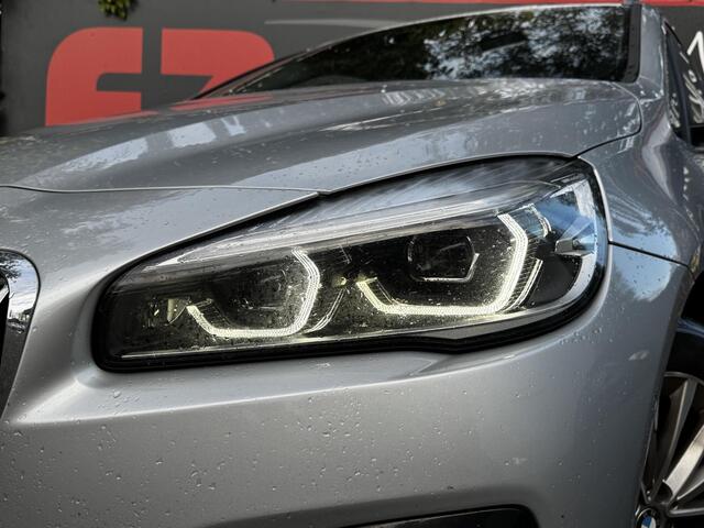 BMW 2-SERIE Active Tourer 220i High Executive - Lederen bekleding - Head-up display - Navigatie - Stoelverwarming - Trekhaak