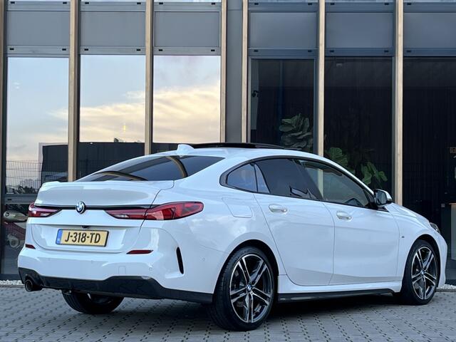 BMW 2-SERIE 218i High Executive | Pano | Trekhaak | Adaptief |