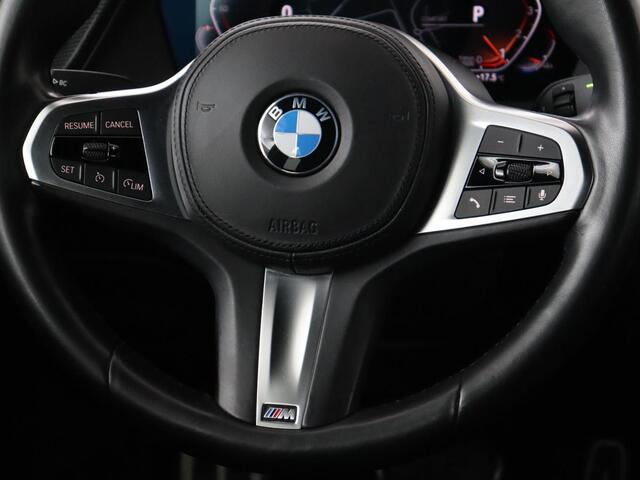 BMW 2-SERIE Gran Coupé 218i M-Sport | Panoramadak | Stoelverwarming | Camera | Sfeerverlichting | Carplay | Half leder | Sportstoelen | Navigatie | Live Cockpit | Full LED | Park Assist | Cruise control | Climate control