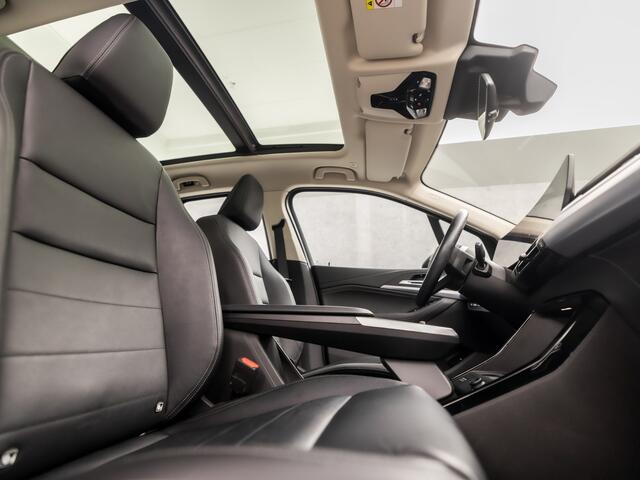 BMW 2-SERIE Active Tourer 218i Sportline Automaat (PANORAMADAK, LIVE COCKPIT PLUS, APPLE CARPLAY, HARMAN/KARDON, CAMERA, TREKHAAK, LEDEREN SPORTSTOELEN, ELEK ACHTERKLEP, NIEUWE APK, NIEUWSTAAT)