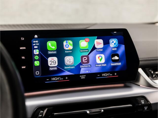 BMW 2-SERIE Active Tourer 218i Sportline Automaat (PANORAMADAK, LIVE COCKPIT PLUS, APPLE CARPLAY, HARMAN/KARDON, CAMERA, TREKHAAK, LEDEREN SPORTSTOELEN, ELEK ACHTERKLEP, NIEUWE APK, NIEUWSTAAT)