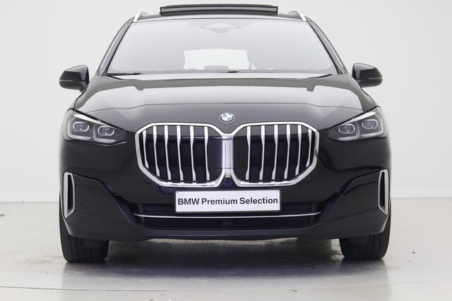 BMW 2-SERIE Active Tourer 218i Luxury Line | 19" | Camera | Elek. Verst. Stoelen | Trekhaak | Panorama