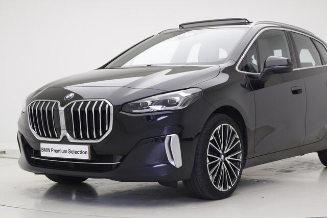 BMW 2-SERIE Active Tourer 218i Luxury Line | 19" | Camera | Elek. Verst. Stoelen | Trekhaak | Panorama