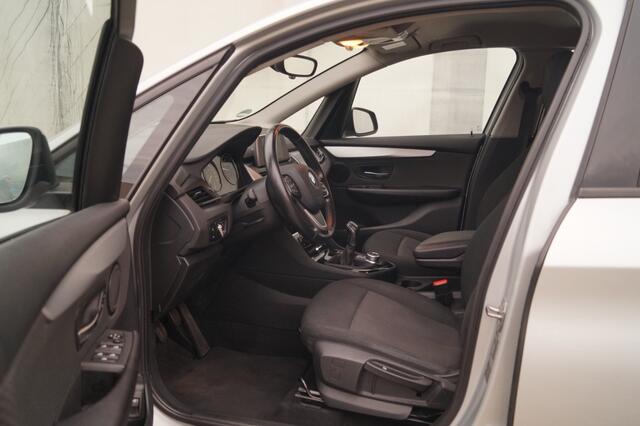 BMW 2-SERIE 216i Executive Edition -NAVI-ECC-PDC-TREKHAAK-