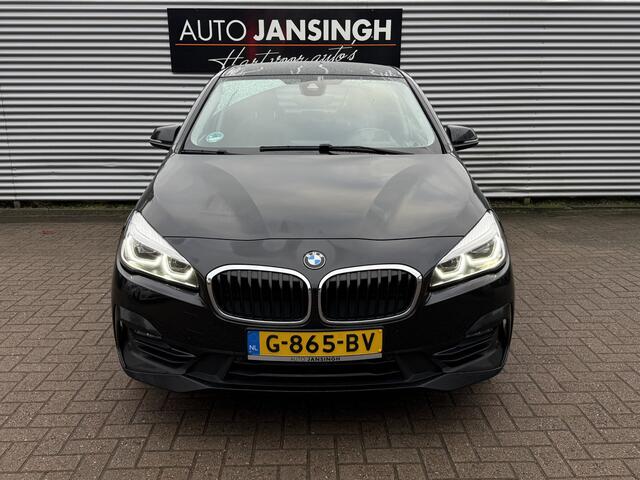 BMW 2-SERIE Active Tourer 218i High Executive Edition | Stoelverwarming | PDC V+A | Navigatie | Cruise | Trekhaak | Ndl Auto | RIJKLAARPRIJS INCL 12 MAANDEN GARANTIE EN BEURT